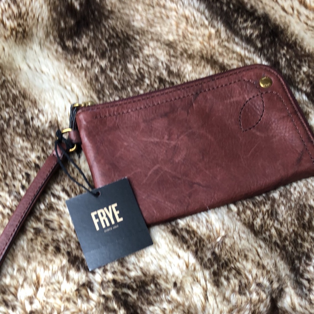 NWOT Frye Rustic Burgundy Leather Wristlet - Picture 3 of 10